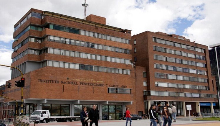 Hasta el próximo primero de mayo hay plazo para que los colombianos puedan inscribirse a una de las 1.906 vacantes de carrera administrativa que oferta la Comisión Nacional del Servicio Civil (CNSC), en la modalidad abierta de los procesos de selección del Inpec y entidades del orden nacional.