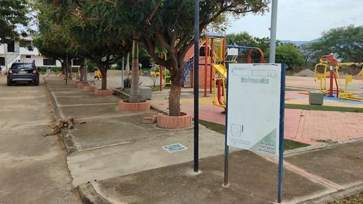 Van dos dobles homicidios en el parque infantil de la urbanización.