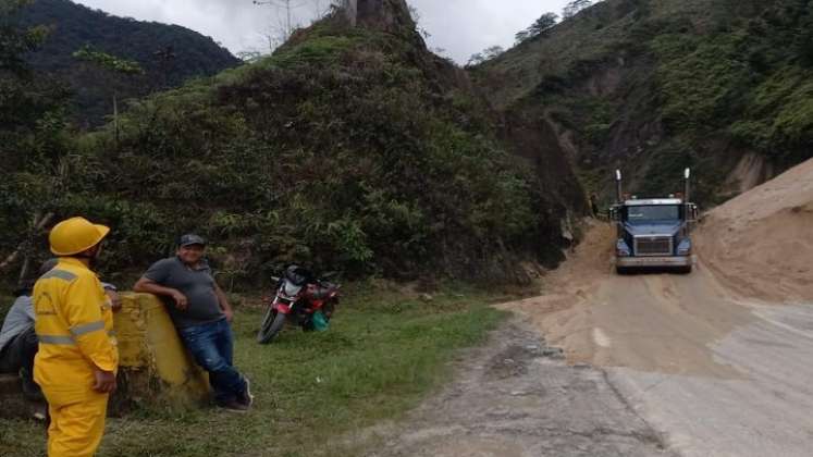 Una emergencia vial se registra en algunos municipios del Norte de Santander, ante la ola invernal. La Gobernación conjuntamente con la Unidad de Gestión del Riesgo anuncia maquinaria amarilla para conjurar la crisis.