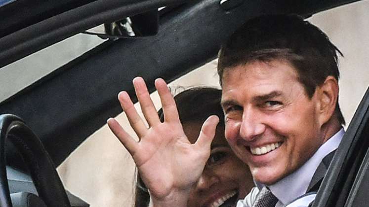 Tom Cruise anuncia secuela ‘Top Gun’ desde avión