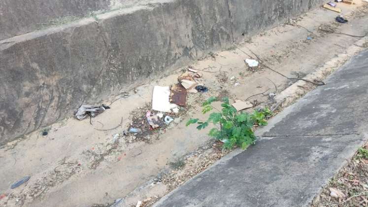 En este lugar del canal cayó el habitante de calle.