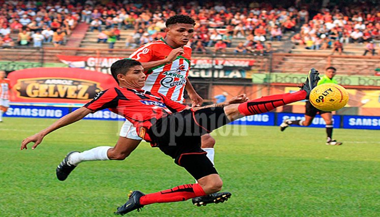 César Arias, delantero del Cúcuta Deportivo entre 2009 y 2011. 