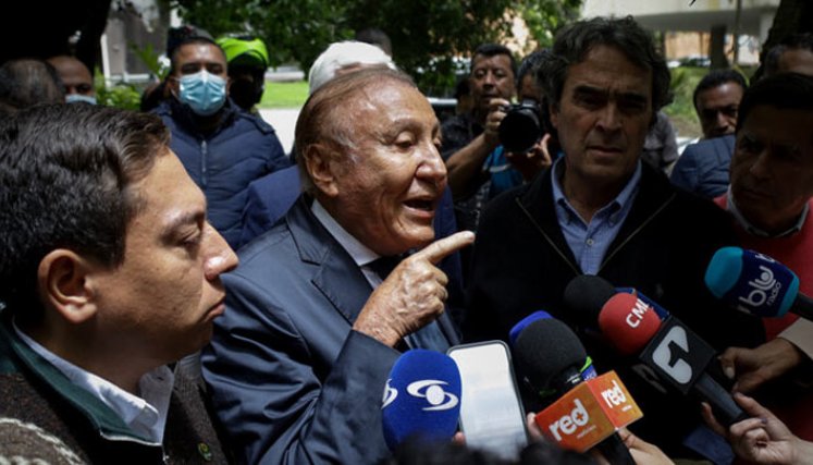 Rodolfo Hernández en reunión con la coalición Centro Esperanza.