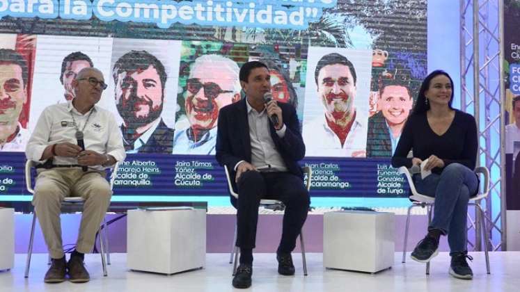 Los alcaldes del país se reúnen hoy con Gustavo Petro./Foto La Opinión