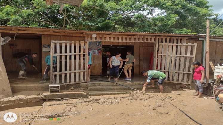 Una difícil situación viven indígenas y colonos de la zona del Catatumbo por los efectos de la ola invernal. Los afectados claman la ayuda humanitaria.