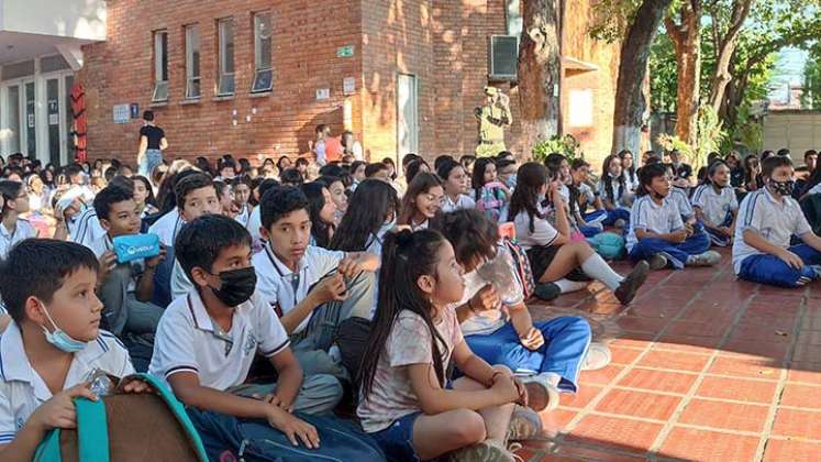 “Botellitas con amor" es una campaña que se desarrolla en el marco de la estrategia 'Cúcuta más verde'./Foto cortesía