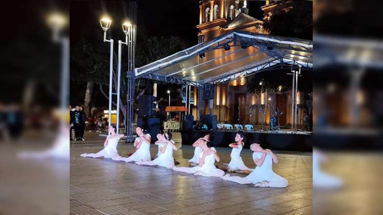 Artistas y gestores culturales seleccionados en la Convocatoria del Programa Municipal de Estímulos de la Secretaría de Cultura y Turismo, llevaron a cabo más de 60 actos./ Foto Cortesía