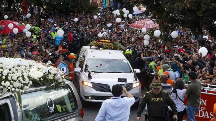 Tumba de Darío Gómez se volvió sitio de romería./Foto: Colprensa