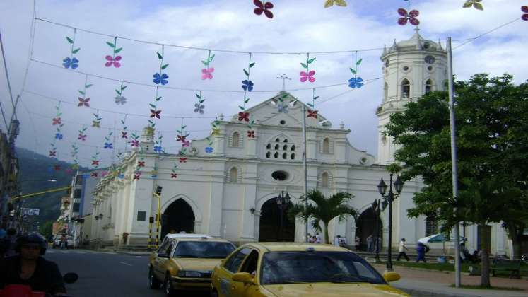 Increíble, en Ocaña aún se adeuda el alumbrado navideño del año 2011. El municipio obligado a pagar e iniciar una acción de repetición en contra del alcalde que cometió el error administrativo.