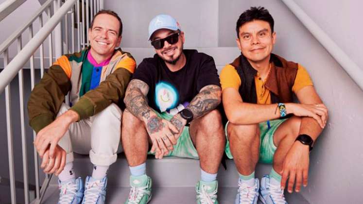 J Balvin con Patrick Dowd y Mario Chamorro, cofundadores de OYE