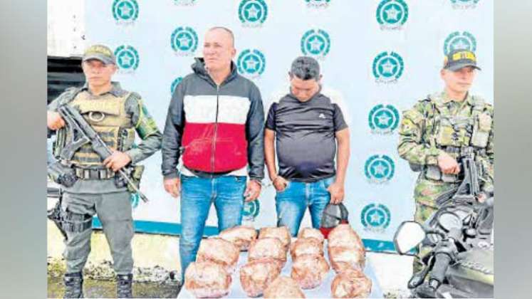 Llevaban 12 kilos de base de coca