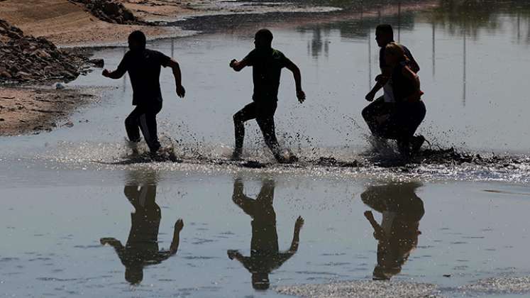 Cientos de venezolanos cruzan a EE. UU. desde México esperanzados en obtener asilo./Foto: AFP