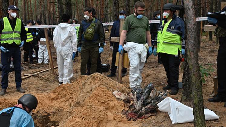 Ucrania encuentra cientos de tumbas y salas de tortura en territorio liberado./Foto: AFP