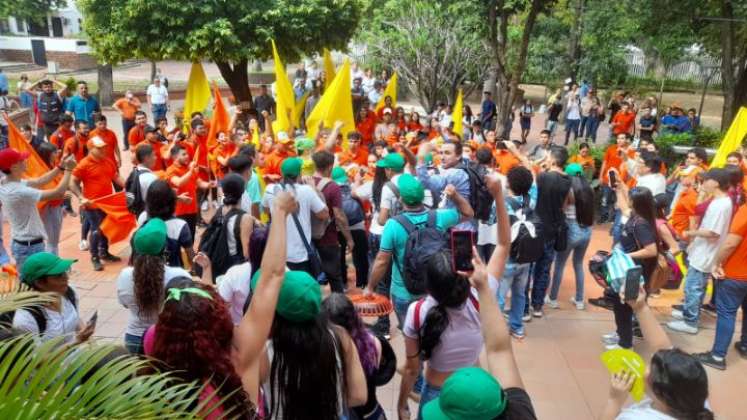 El viernes pasado seguidores de algunas campañas se enfrentaron a golpes/Foto Orlando Carvajal