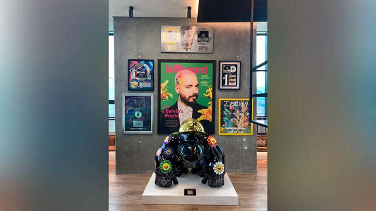 J Balvin exhibe sus premios en su propio museo