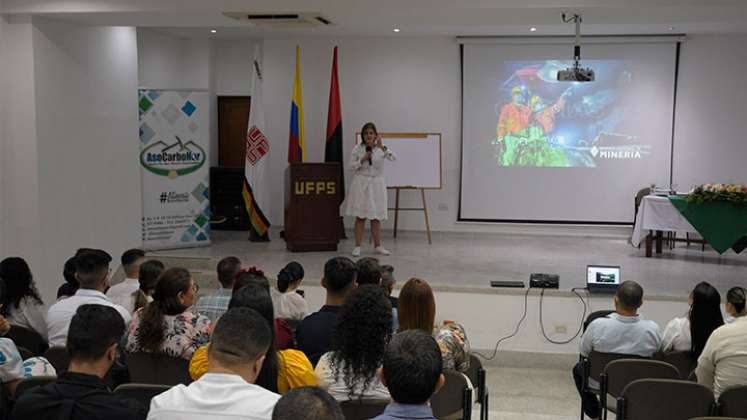 Se dio clausura al diplomado de seguridad minera, en la UFPS. / Foto Pablo Castillo