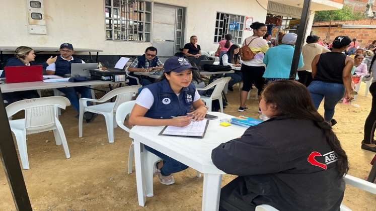 La Defensoría Regional del Pueblo, llega hasta el asentamiento humano Colinas de la Esperanza para brindar la ayuda humanitaria a los desplazados del conflicto armado de la zona del Catatumbo.