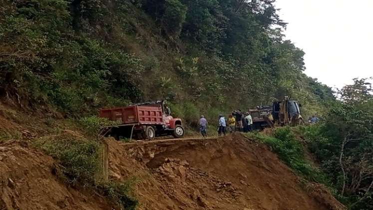 Los derrumbes en las vías rurales se han convertido en el dolor de cabeza de los campesinos de Ocaña.