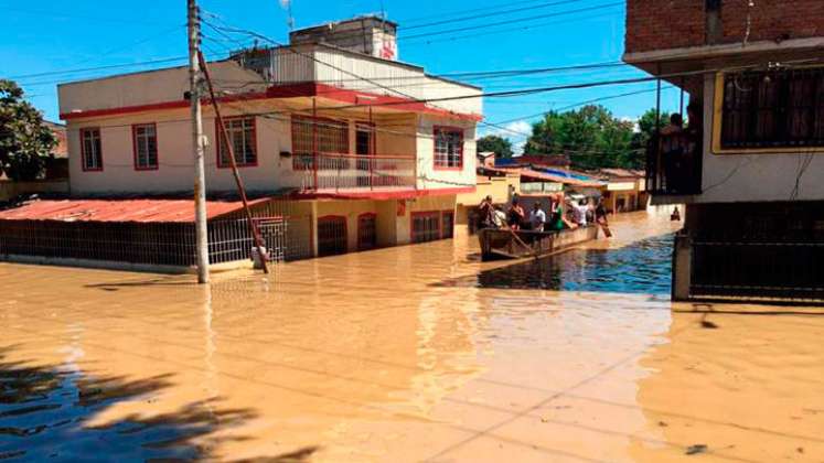 La madre del menor se levantó a preparar unos alimentos y al regresar lo encontró bajo el agua que inundaba la habitación.