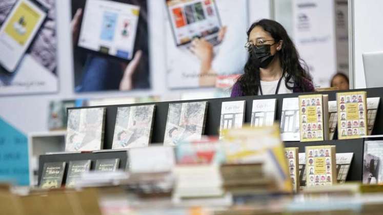 Autores colombianos podrán participar en el Premio Titania de novela romántica