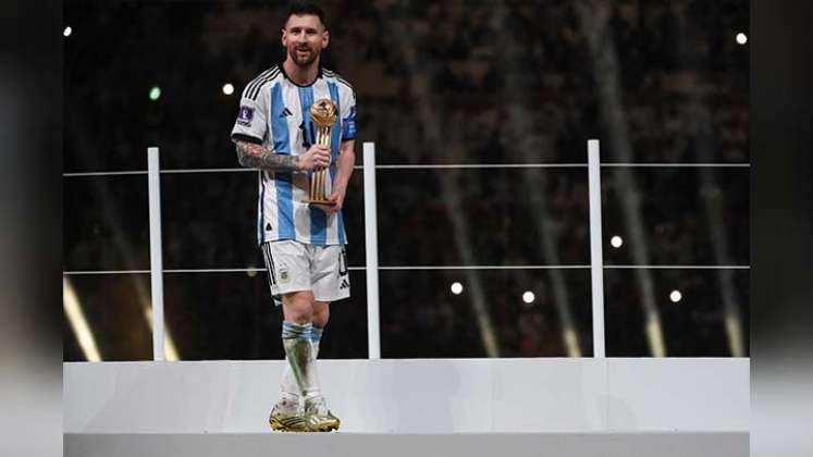 Lionel Messi recibe el Balón de Oro del Mundial de Catar-2022