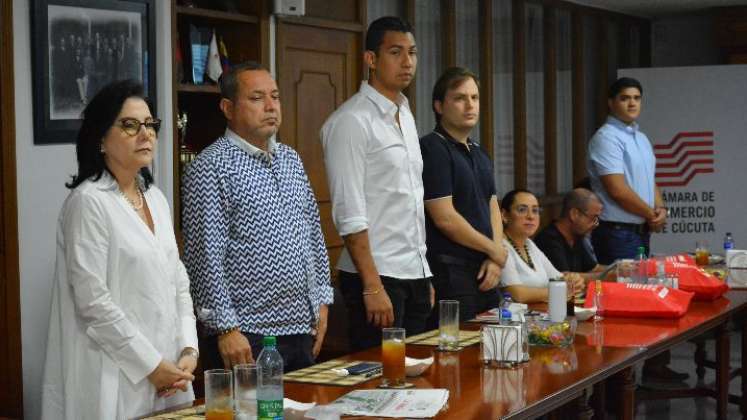 En la foto, de izquierda a derecha: Rocío Romero, Gonzalo Medina, Hernando Andrés Acevedo, Diego Andrés Tristancho y Miguel Bayona./ Foto cortesía