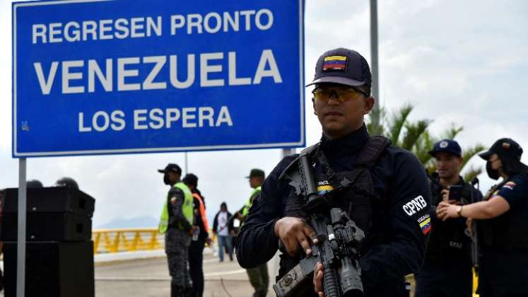 Motorizados han denunciado que, en el Puente Atanasio Girardot, de lado venezolano, los extorsionan con $100.000 para dejarlos circular./ Foto: Cortesía / La Opinión