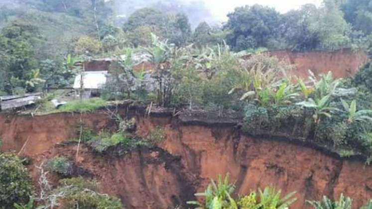 Deslizamiento de tierra tiene incomunicado al sur del país./Foto: Colprensa