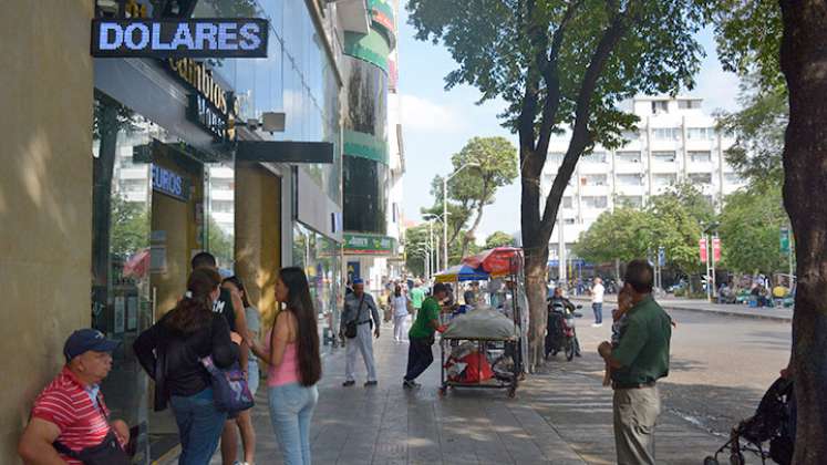 Las casas de cambio del centro de Cúcuta han tenido un aumento en el flujo de usuarios provenientes de Venezuela. / Fotos La Opinión