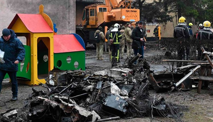 /AFP Ministro del Interior de Ucrania entre los 16 muertos en accidente de helicóptero
