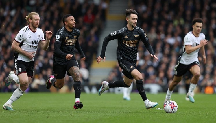 El Arsenal de Inglaterra no le da papaya al Manchester City de acercarse al primer lugar en Liga Premier.