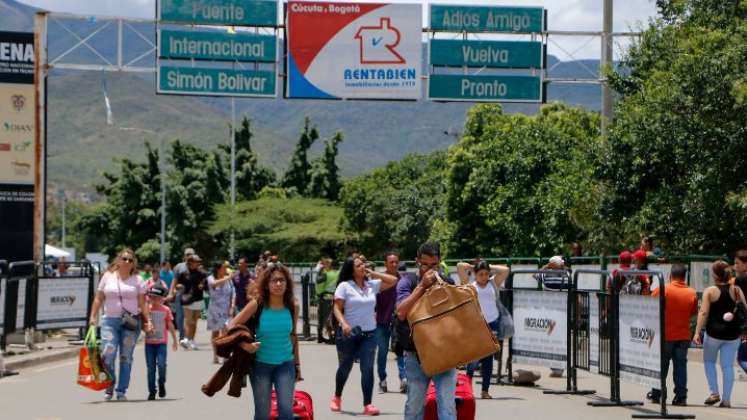 Cobrarán impuesto para el paso por los puentes internacionales