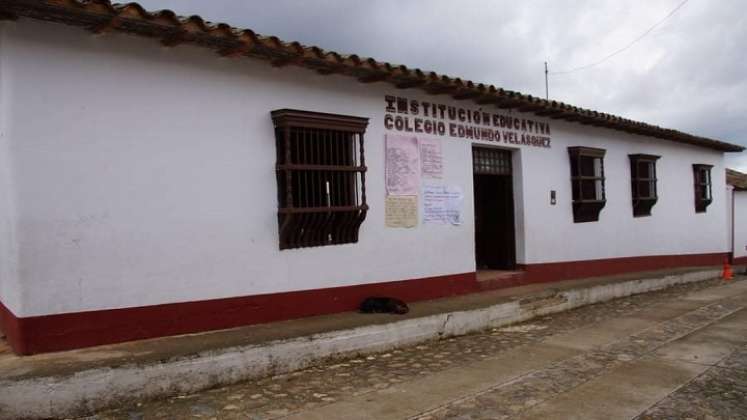 En inminente peligro viven estudiantes del colegio Edmundo Velásquez de Otaré.