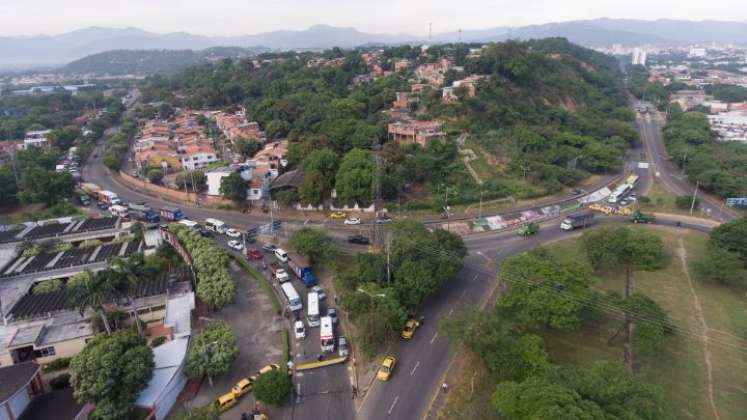 Desde el aire, así se veía el bloqueo en la entrada a la glorieta de El Escobal. /Foto Juan Pablo Cohen