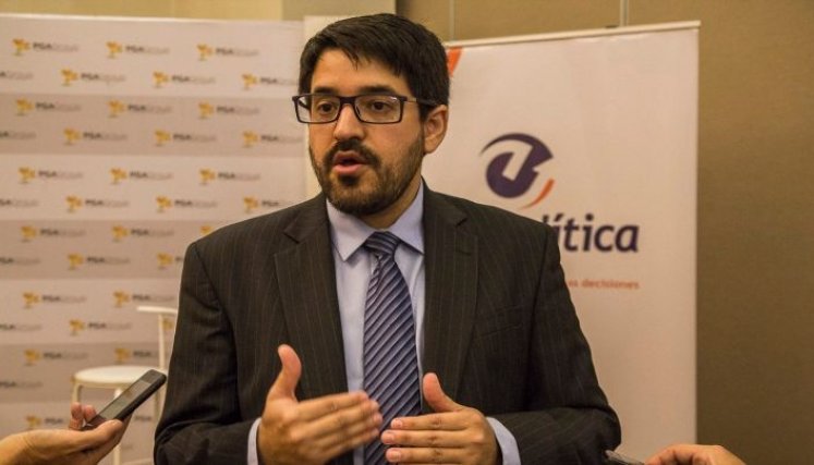 Asdrúbal Oliveros, consultor financiero, economista y director de Ecoanalítica.