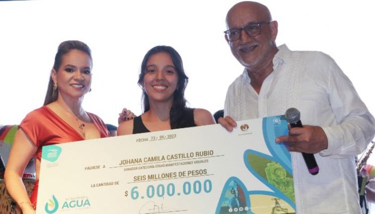 Johanna Camila Castillo, ganadora concurso de Pintura./Foto cortesía