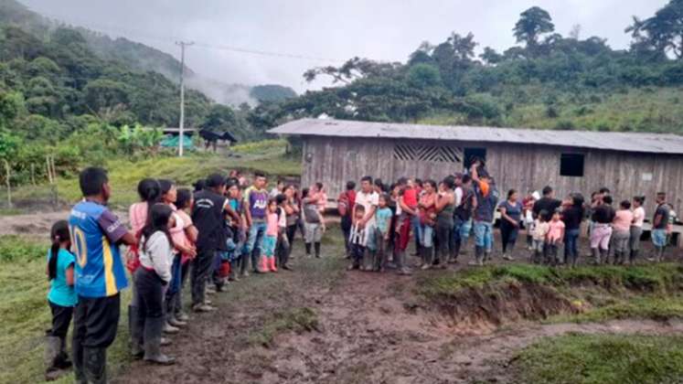 Unos 1.400 indígenas desplazados en Ricaurte, Nariño por combates