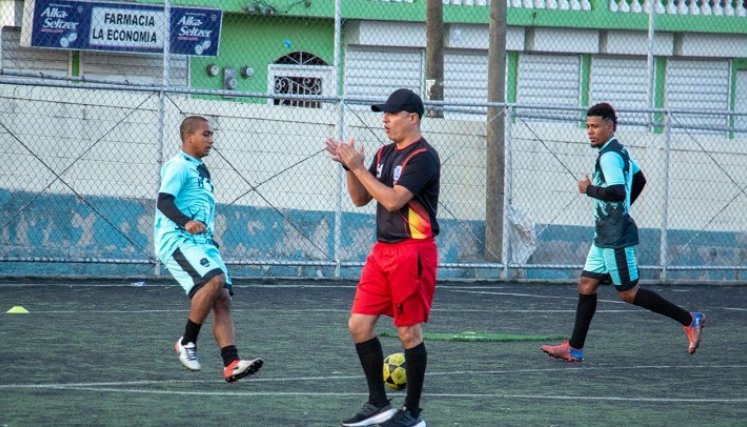 El técnico cucuteño Jorge Montes, en uno de los entrenamiento con su equipo.