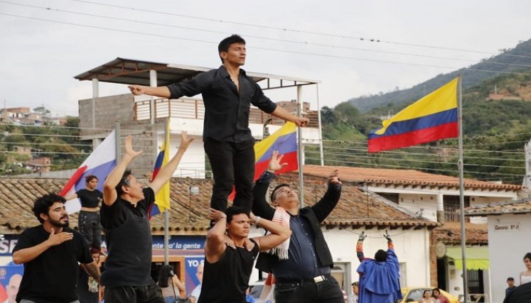 Con una muestra de teatro callejero fue clausurado el laboratorio de las artes dramáticas en Ocaña.