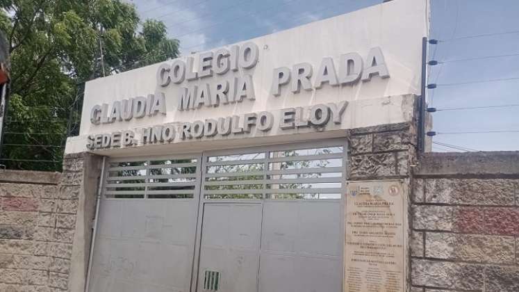 Fachada del colegio donde estudian las víctimas.