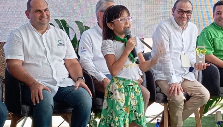 Sarita la ambientalista santandereana, de tan solo 8 años de edad, que le puso 'ambiente' a Bioexpo 2023/Foto cortesía