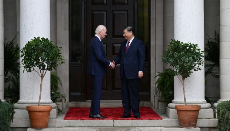 Joe Biden y Xi Jinping en foro APEC