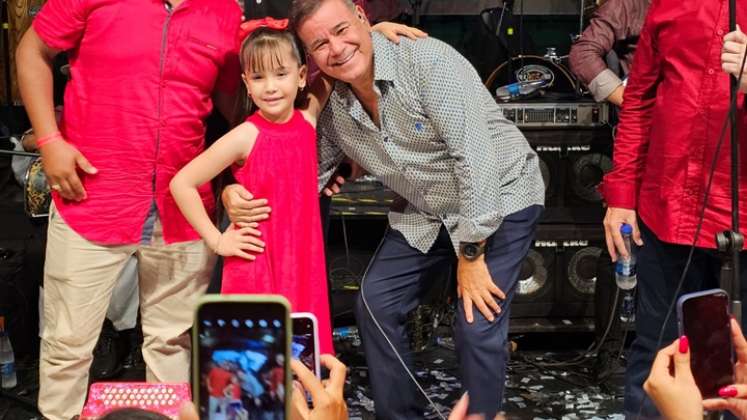 La niña cucuteña que tocó el acordeón con Iván Villazón