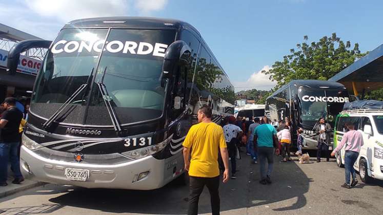 En el terminal de pasajeros de Cúcuta, transportadores y asesores de las empresas resaltaron que este año se movilizan menos viajeros en la temporada./Foto La Opinión