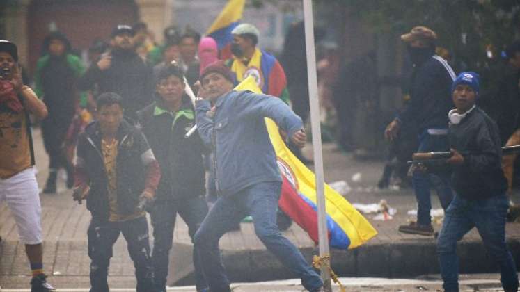 Las marchas convocadas por Petro terminaron en disturbios frente a la Corte Suprema de Justicia./Foto Colprensa