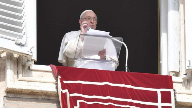 Durante su mensaje en la bendición de Urbi et Orbi en la Basílica de San Pedro, el Sumo Pontífice hizo un llamado a la reconciliación y la paz en medio de las crisis mundiales.