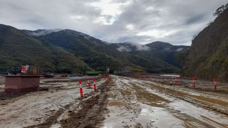 Damnificados de la vereda El Tarrita exigen una solución definitiva a la emergencia vial./ Foto: Cortesía 