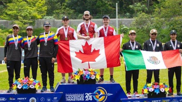 Por equipos Colombia, Andrés Ardila aportó para lograr la medalla de plata.