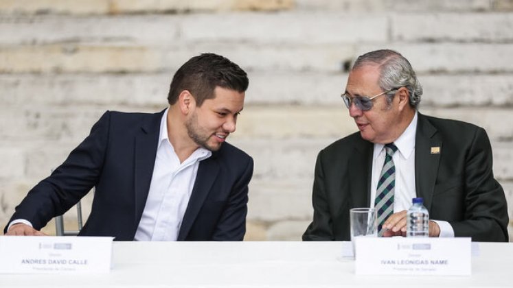 El presidente de Senado, Iván Name, junto al presidente de la Cámara de Representantes, Andres David Calle