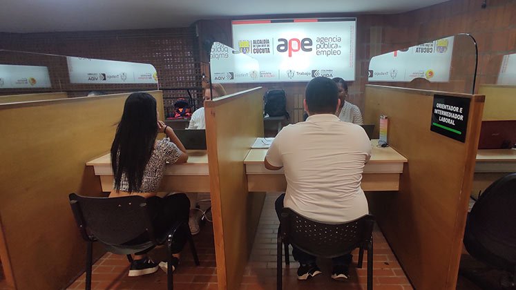 La APE de Cúcuta ha enganchado a 45 desempleados a un puesto de trabajo./ Foto Leonardo Favio Oliveros-La Opinión